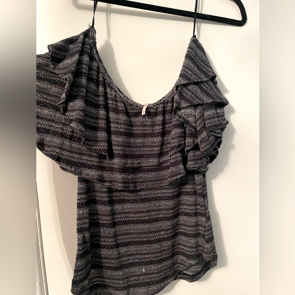 Free People - Black and white printed crop top with off shoulder flutter sleeve